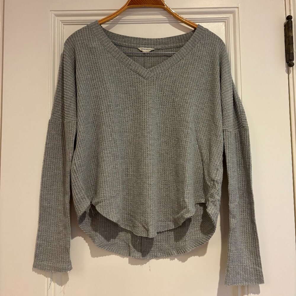 Aeropostale Grey Waffle Long Sleeve V Neck - Women's S